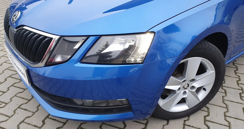 Skoda Octavia cena 43000 przebieg: 194000, rok produkcji 2019 z Kamieńsk małe 301